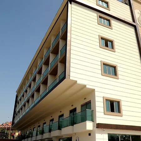 Hotel Orfeus Queen 4*