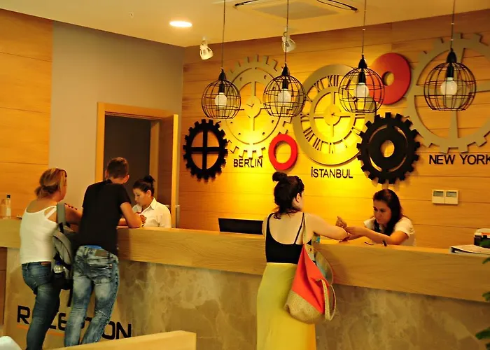 Orfeus Queen 호텔 4*