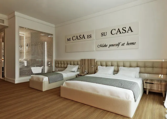 Orfeus Queen 호텔 4*