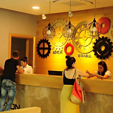 Orfeus Queen Отель 4*
